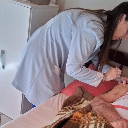 Saúde de Morro da Fumaça realiza ação de vacinação domiciliar para pacientes acamados e domiciliados