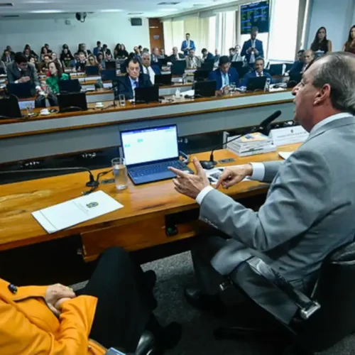 PEC do fim da reeleição para chefes do Executivo avança no Senado